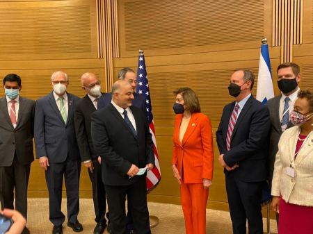 منصور عباس يلتقي بـ نانسي بيلوسي